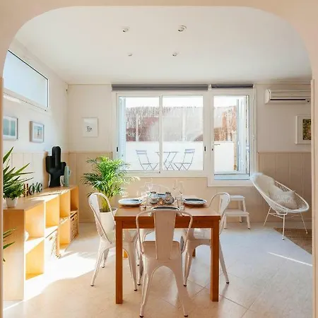 Sitges Holiday Apartment Сиджес